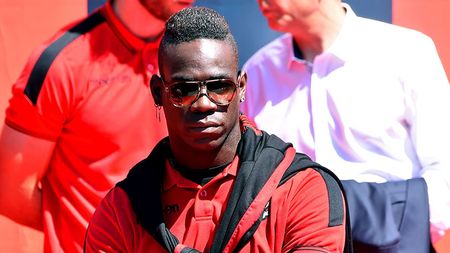 FOTO | Balotelli și-a dat din nou în petec! Cum le-a răspuns contestatarilor care l-au criticat că e gras 