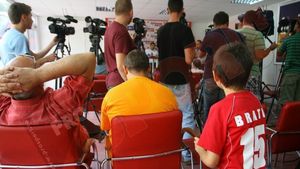 FOTO** Bratu nu a fost uitat la Dinamo! VEZI ce surpriză au avut "câinii" la prezentarea lui Dănciulescu!