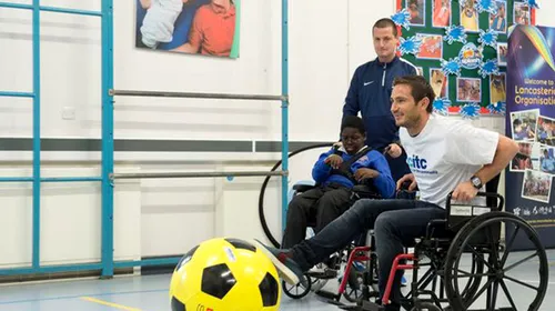 Gest impresionant al lui Frank Lampard: mijlocașul lui City a jucat fotbal în scaun cu rotile pentru a ajuta persoanele cu dizabilități