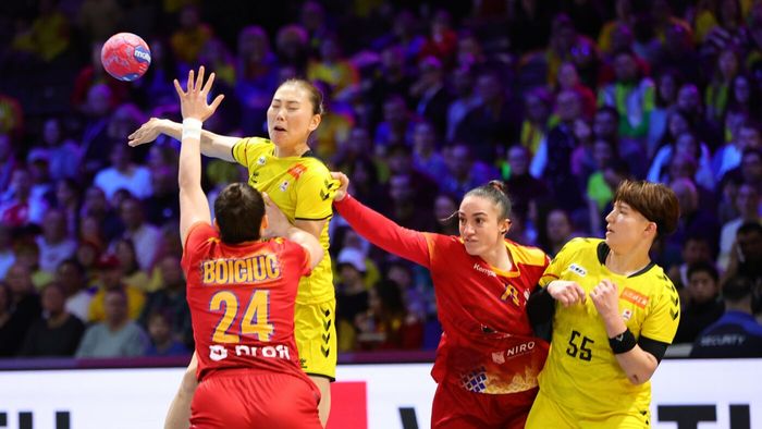 Reacţia selecționerului Japoniei după înfrângerea cu România de la Campionatul Mondial de handbal feminin: „E trist!"