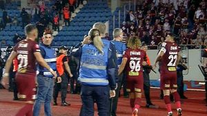 Oficialii Rapidului, comunicat despre scenele violente care l-au avut în prim-plan pe Cristi Săpunaru: „O persoană străină a iscat un conflict”. Se cer sancțiuni drastice