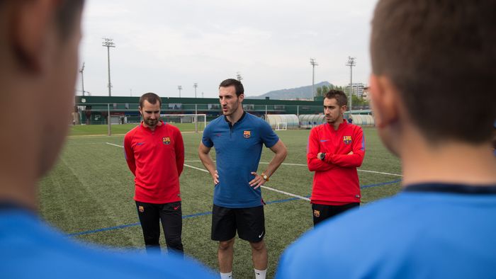 Insider în La Masia. Aldric Miro, șlefuitor de talente: "În viitor, fotbalul se va dezvolta și vom vorbi mult mai mult despre voi!". Români în celebra academie, succesul lui Hagi și primul cuvânt rostit de catalani când aud "România" | INTERVIU VIDEO