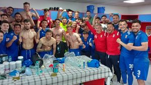 În memoria meciurilor de-altădată? Chindia, după 10 meciuri fără victorie, a întors scorul de la 0-2 cu Ceahlăul, s-a impus și continuă să spere că va evita barajul de menținere în Liga 2. ”100 la sută o scoatem la capăt”