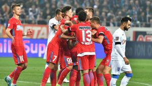 Gigi Becali a anunțat că îl vrea, iar o rivală a intrat pe fir: "E în vederile noastre". Atacantul declașează războiul în Liga 1