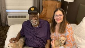 Doliu în lumea baschetului! Legendarul Bill Russell, câștigător a 11 titluri NBA, a murit la vârsta de 88 de ani!