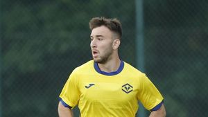 Detaliile transferului lui Luca Szimionaș la U Cluj! Cât au plătit ardelenii pentru a-l aduce de la Verona. EXCLUSIV