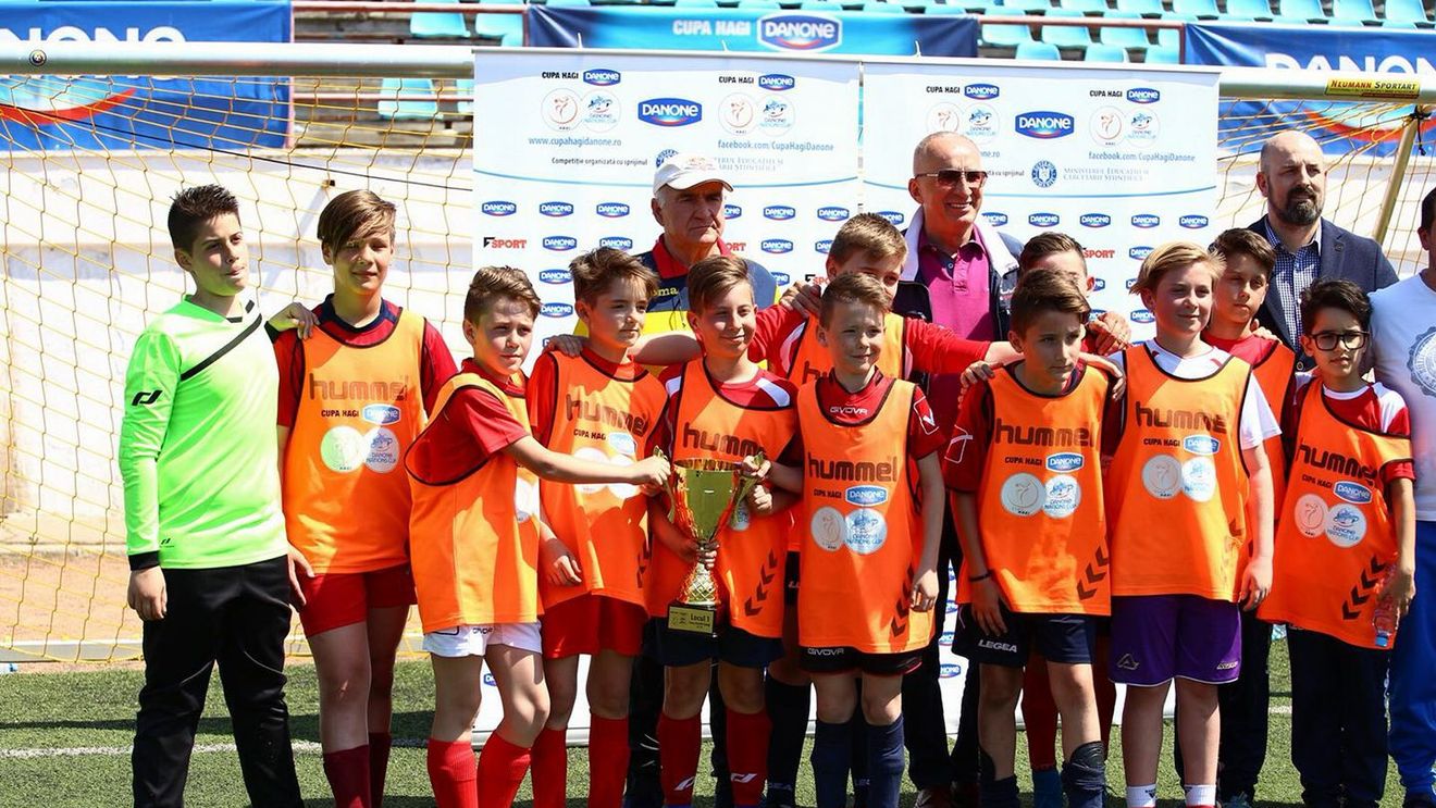 Micii fotbaliști din Galați au debutat la Cupa Hagi Danone. Ce spune "Regele" despre competiția care-i poartă numele. Orașul fostei campioane a României visează la o nouă mare echipă