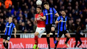 După succesul imens cu Sevilla, Standard Liege a revenit cu picioarele pe pământ. Club Brugge a dat de pământ cu echipa lui Răzvan Marin. Internaționalul român a fost integralist
