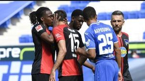 Fotbalul, schimbat total din cauza noului Covid-19! Dezvăluirile unui jucător din Bundesliga. „Aveam mască și nu puteam respira. A început să mă doară capul!”