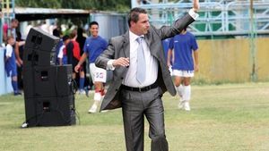 Șumudică: "Vorbesc zilnic cu Dinu Gheorghe! Toți îmi spun să revin la Rapid"