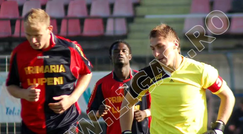 „Gata cu politica** la FC Hunedoara