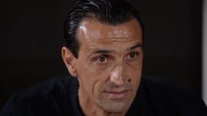 REPORTAJ | Bogdan Vintilă îi „lucrează" psihic pe jucători. Atmosferă de liniște interioară la antrenamentul FCSB. Liniștea dinaintea furtunii sau cea aducătoare de rezultate?