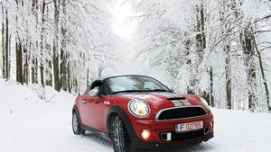 Mini Cooper S CoupÃ©, Maxi fun!** Fanii Mini au la dispoziție un model care "iese din turmă": o sportivă veritabilă