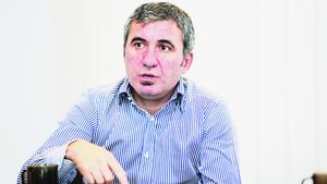 Hagi, mereu la mijloc!** Filmul relației dintre Mircea Sandu și Giovani Becali: Începuturile, frăția și conflictul