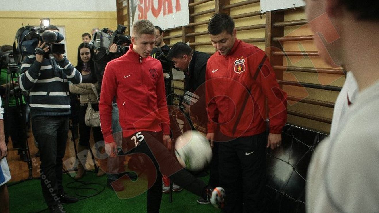 Tănase, Rusescu și Roșu i-au încântat pe liceenii din "Sfântul Sava":** Joga Bonito