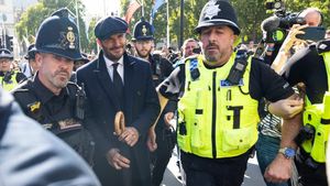 David Beckham a așteptat nu mai puțin de 12 ore pentru a îi aduce un ultim omagiu Reginei Elisabeta a II-a: „Este dificil pentru toată lumea” | VIDEO