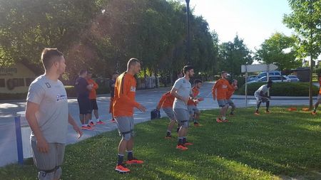 Adio, FCSB! Incertitudinea a luat sfârșit după un an și jumătate: ce scrie pe noile tricouri ale Stelei