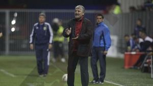 Debut cu trei schimbări!** "Fălcosul" a abordat partida cu Petrolul cu modificări surprinzătoare în primul "11"