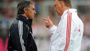 Mourinho anticipează o luptă crâncenă în Anglia: "Van Gaal a fost cel mai bun antrenor de la Mondiale". Topul managerului lui Chelsea