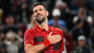 Imaginile care fac înconjurul mapamondului! Novak Djokovic, susținătorul protestului cu sute de mii de oameni, de la Belgrad. VIDEO