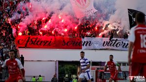 Timișorenii, șocați de starea terenului. Popa: "Nu știu în ce condiții va putea arbitrul să dea drumul la joc!". VIDEO