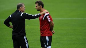 Lorik Cana: "La Euro jucăm pentru toți suporterii albanezi!"