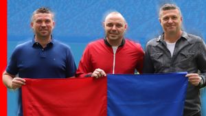 Andrei Cian a intrat în gura suporterilor! Managerul Stelei, ironizat: ”Sună mai degrabă a combinație internă decât a gest de transparență și responsabilitate”