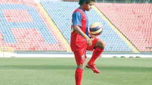 Elton: „Gigi nu se pricepe la fotbal"