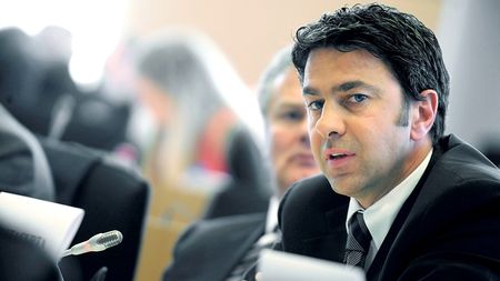 BÃ¶lÃ¶ni refuză Steaua! Rămâne "Billy"?** La ce salariu fabulos trebuie să renunțe Costacurta pentru a veni în Ghencea