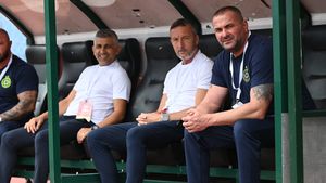 Situație ingrată pentru Meme Stoica la FCSB. Cu ce funcție e trecut în acte ca să poată sta pe marginea terenului, chiar dacă pe banca tehnică nu are voie