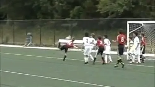VIDEO SPECTACULOS!** Un puști de numai 11 ani reușește execuția săptămânii în fotbal