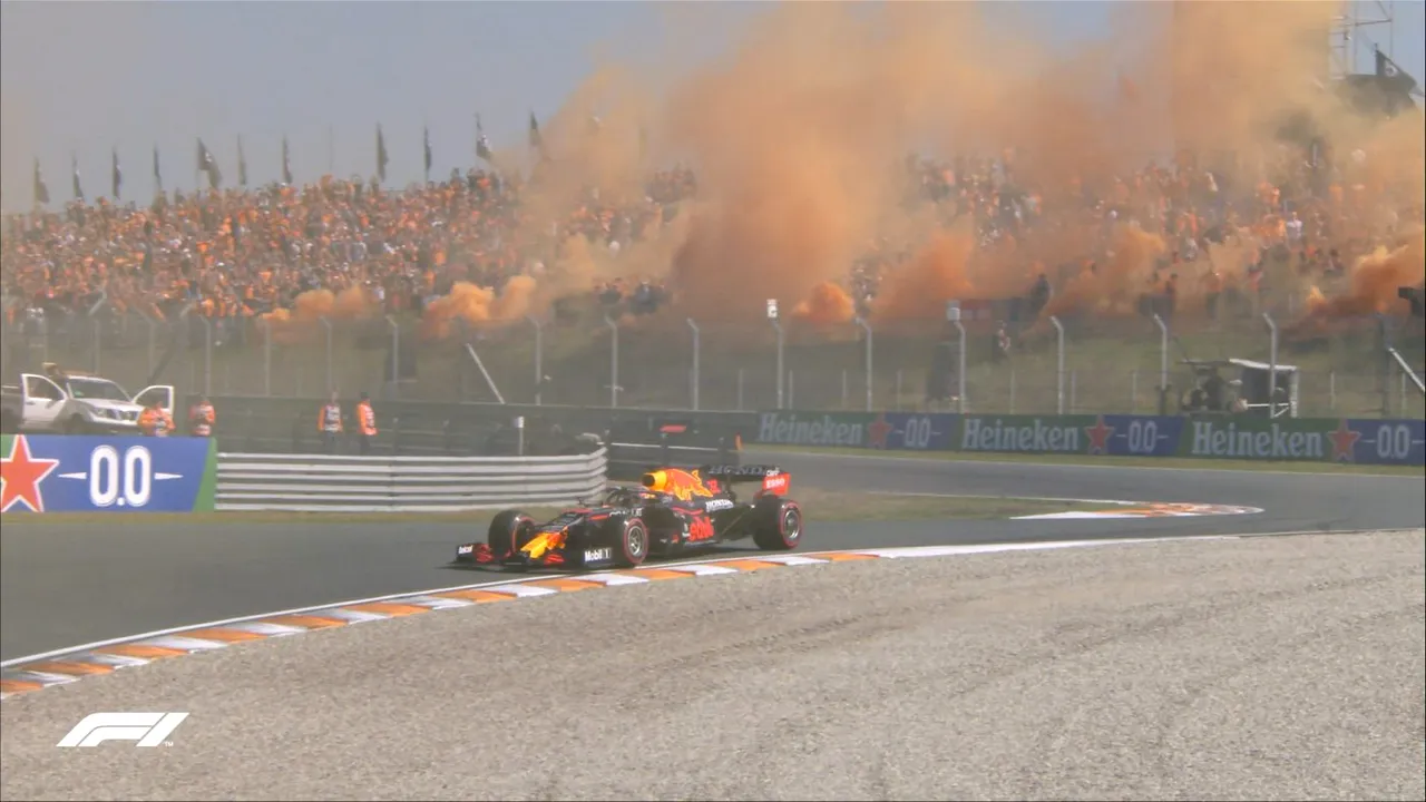Max Verstappen, victorie în fața fanilor, în Marele Premiu al Țărilor de Jos! A trecut pe prima poziție în clasamentul piloților în Formula 1