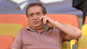 Ioan Niculae nu mai e cel mai bogat român, dar ginerele fostului patron de la Astra Giurgiu rupe cu averea sa din criptomonede! Încrengăturile misterioase și complexe cu fostul director adjunct de la SRI, care s-a refugiat la masa lui la UNTOLD Dubai după un incident rușinos