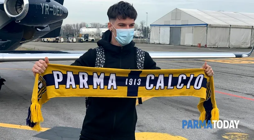 Dennis Man a ajuns la Parma și italienii anunță: „Va juca probabil în meciul crucial cu Napoli” | FOTO