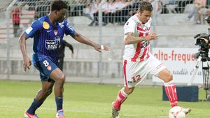 Francezii au râs de Mutu după golul de la 25 de m: "Acum mai are nevoie doar de 14"** Câte șuturi a tras înainte să reușească primul gol "acasă"