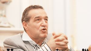 Becali a ajuns la mâna "românilor" de la "U" Cluj