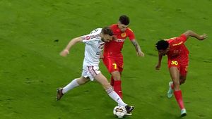 Fază controversată în FCSB - Sepsi: Horațiu Feșnic a dictat lovitură de la 11 metri. A fost sau nu penalty la intervenția lui Florinel Coman?