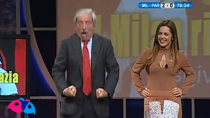 VIDEO Balotelli îl poate băga în pământ!** Celui mai cunoscut fan al lui Milan erau să-i bubuie venele la ultima reușită a lui "SuperMario"! Interzis cardiacilor