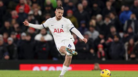 Gary Lineker, reacție fabuloasă de 8 cuvinte despre repriza secundă în care Radu Drăgușin a intrat pentru Tottenham în victoria 4-0 cu Aston Villa!