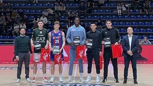 Un puști român de peste 2 metri face senzație în Euroliga de tineret. Bădălău, principalul marcator al finalei turneului de baschet de la Belgrad. A fost ales în echipa competiției