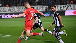 Gigi Becali a anunțat că îl va băga în şedinţă pe Florin Tănase