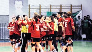 Final de meci la Cluj** cu Tadici în teren și cinci jucătoare eliminate