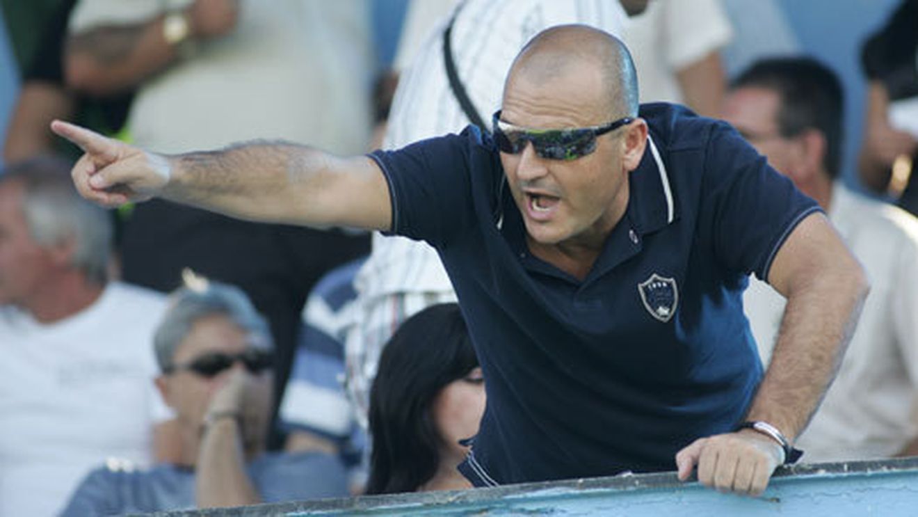 "Fostele glorii s-au aliat cu Nețoiu să-mi ia echipa!"** / "Mititelu e bolnav mintal!"