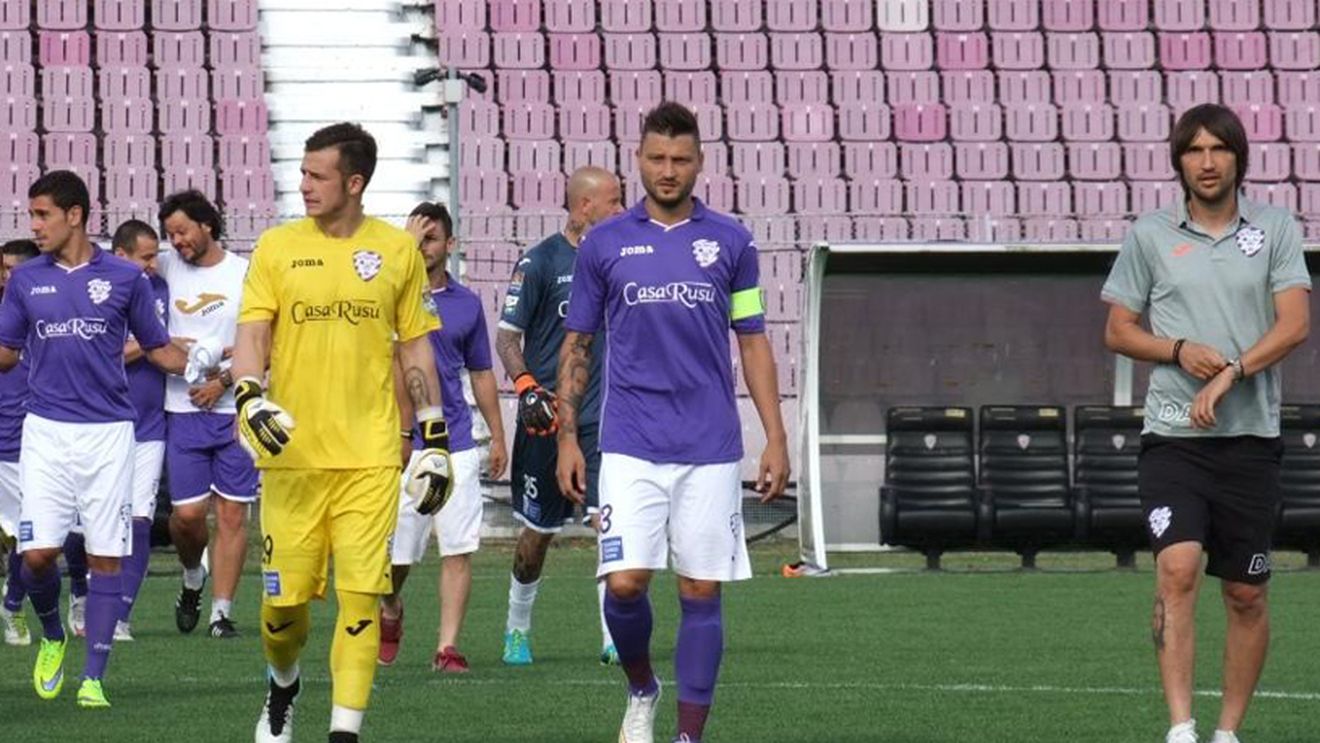 Pustiu în tribune la prezentarea Timișoarei. Ce spune bucălatul Ianis Zicu despre publicul echipei ACS Poli după revenirea pe "Dan Păltinișanu" și pe cine așteaptă Dan Alexa să revină de la Steaua