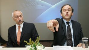 Milionarul român, care a fost invitat să bea o şampanie cu legendarul Michel Platini, l-a luat la înjurături pe francez: „Mi-am luat amendă de 40.000 de euro”