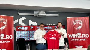 Dinamo a revenit cu stil în Superliga! „Câinii” și-au prezentat oficial noul echipament! Îl vor inaugura în meciul cu Universitatea Craiova
