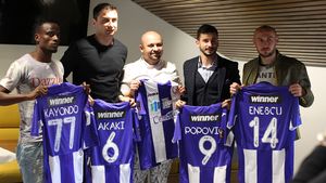 ACS Poli și-a prezentat cele cinci achiziții făcute pentru a se menține în Liga 1. Cum vede Ionuț Popa meciul cu Sepsi și vestea mare primită de jucători