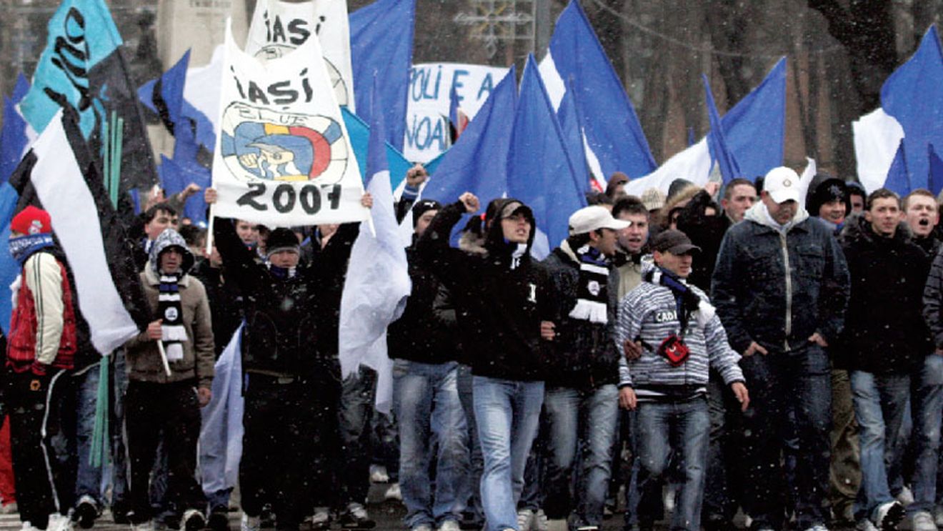 Sprijin de la fani pentru Poli!