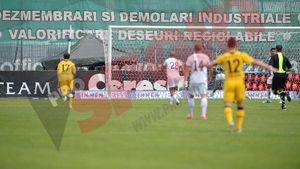 Madeira, transportat de urgență la spital: "Trebuie chiar apreciată inconștiența lui, la pauză nu a vrut să iasă"