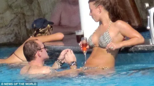 FOTO** Așa a sărbătorit Rooney prelungirea contractului cu United